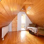 Comfortable Homes With A Summer Pool Hébergement de vacances