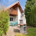 Comfortable Homes With A Summer Pool *
