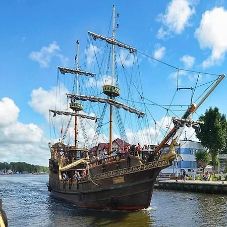 Comfortable Homes With A Summer Pool 別荘