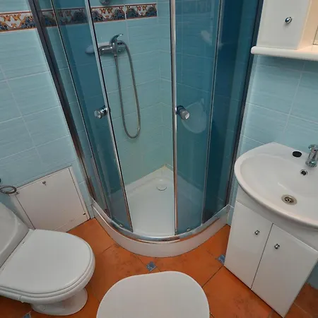 Comfortable Homes With A Summer Pool 別荘