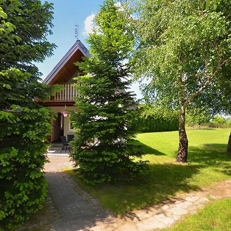 Comfortable Homes With A Summer Pool *