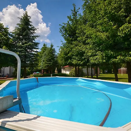 Comfortable Homes With A Summer Pool *