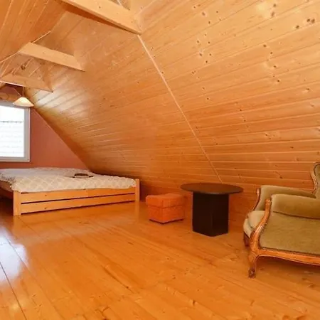 Comfortable Homes With A Summer Pool Feriehus