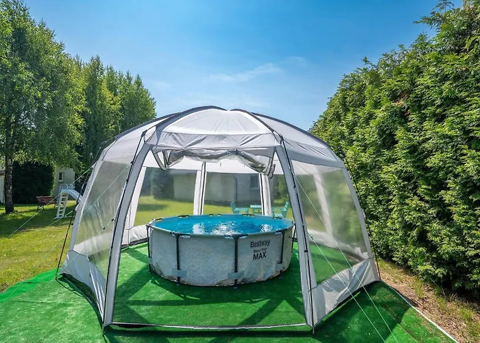 Comfortable Homes With A Summer Pool Holiday home *