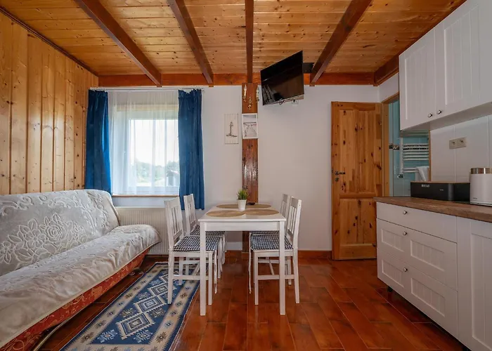 Comfortable Homes With A Summer Pool *