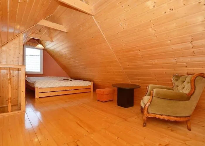 Comfortable Homes With A Summer Pool Holiday home