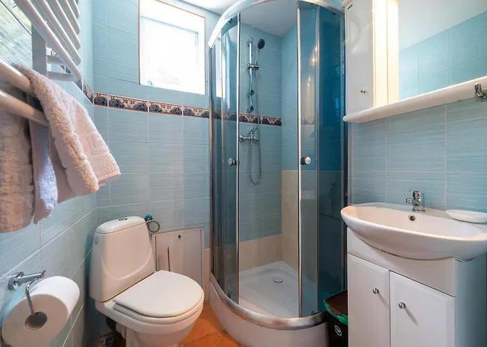 Comfortable Homes With A Summer Pool Holiday home