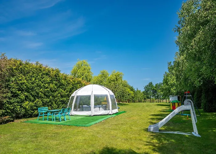 Comfortable Homes With A Summer Pool Holiday home *