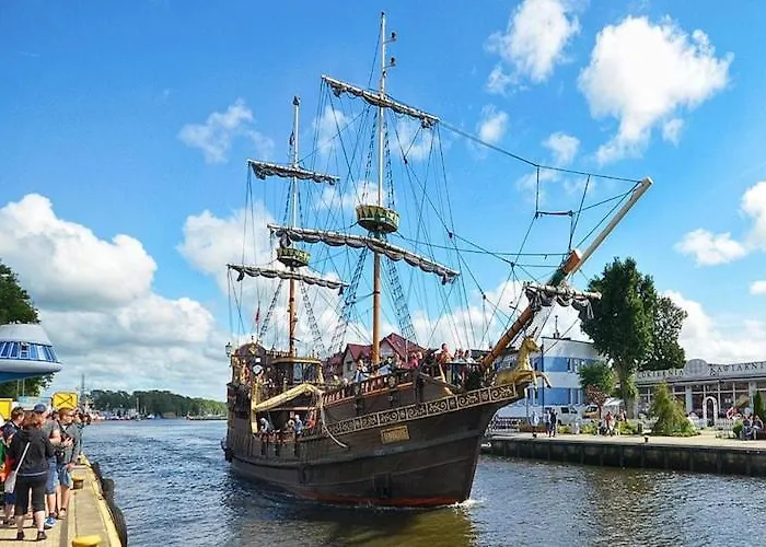 Comfortable Homes With A Summer Pool Darlowo